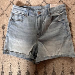American eagle curvy hi rise shorts. Size 12
